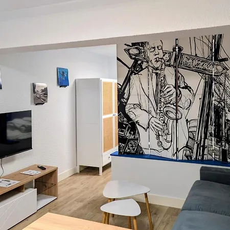 Music Blue - Centre Apartment
