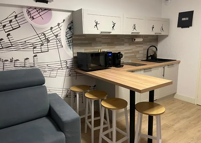 Music Blue - Centre *